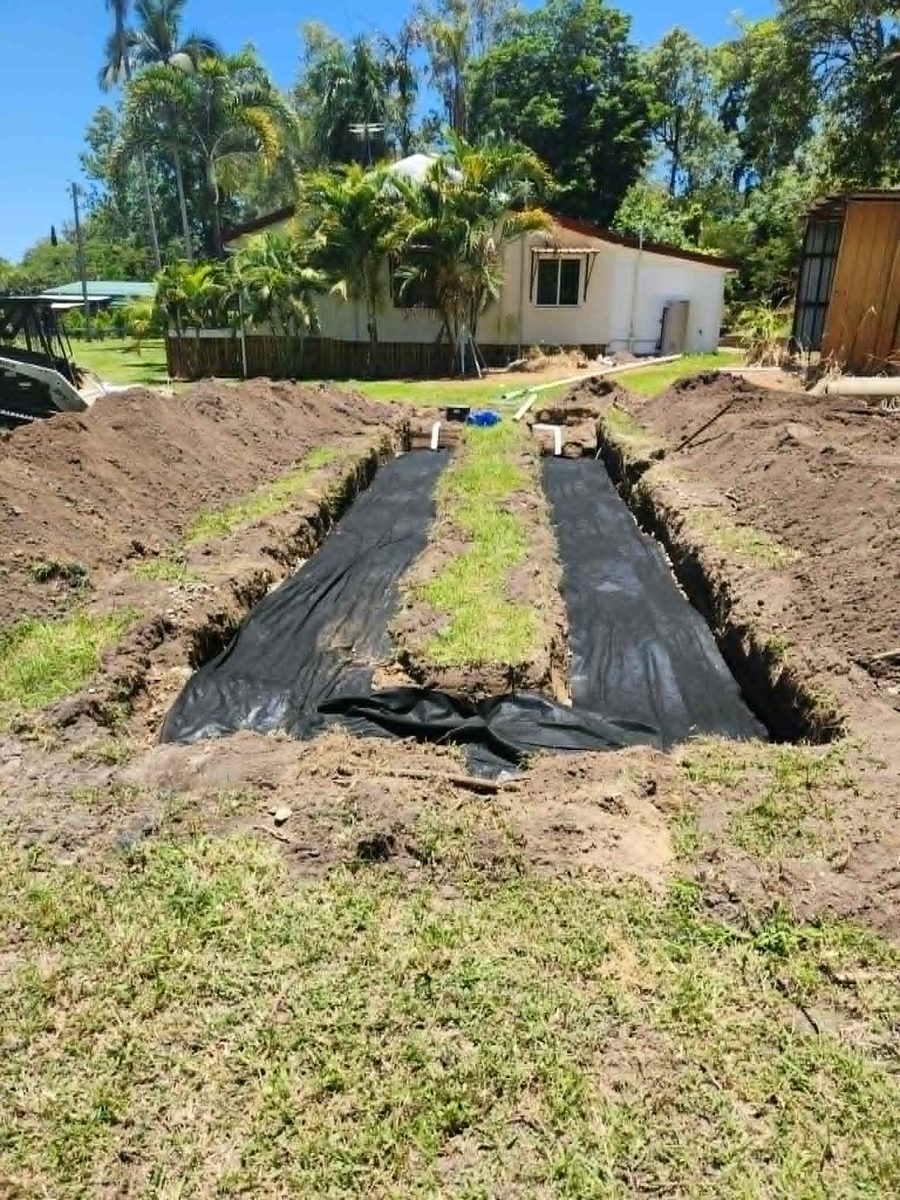 Drainage absorption trenches with geotextile